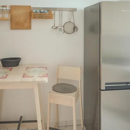 아파트 Sweethome - Ruhig - Grosse Kueche, Balkon, Stellplatz, Wifi *