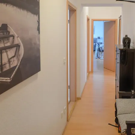 Sweethome - Ruhig - Grosse Kueche, Balkon, Stellplatz, Wifi *