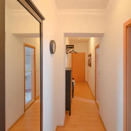 Appartement Sweethome - Ruhig - Grosse Kueche, Balkon, Stellplatz, Wifi Magdebourg