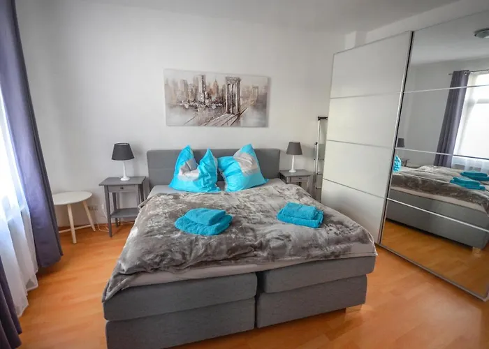 Sweethome - Ruhig - Grosse Kueche, Balkon, Stellplatz, Wifi