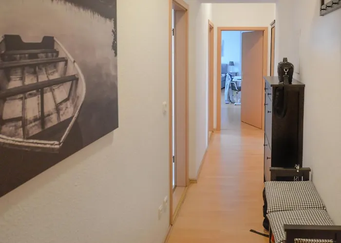 Sweethome - Ruhig - Grosse Kueche, Balkon, Stellplatz, Wifi *